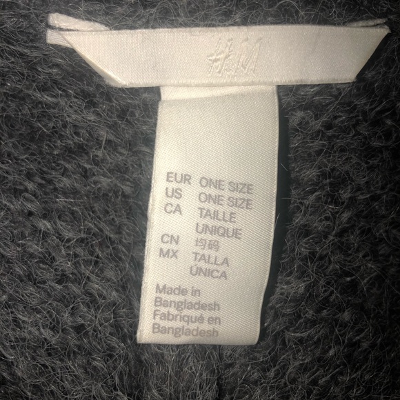 H&M hooded poncho - Picture 4 of 5